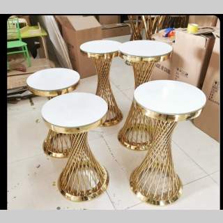 Twisted Gold Plinth